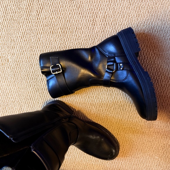 GAP Black Leather Buckle Boots Women size 9 - Picture 4 of 5